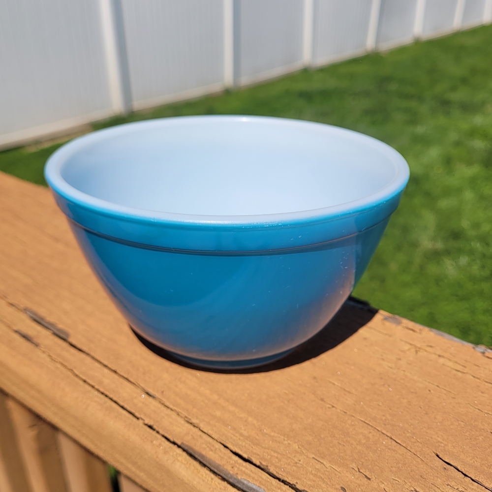 Pyrex Blue Mixing Bowl